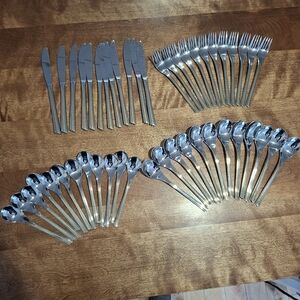 Splendide Cutlery Stainless steel set of 48 flatware, 12 Serving Gold Accents